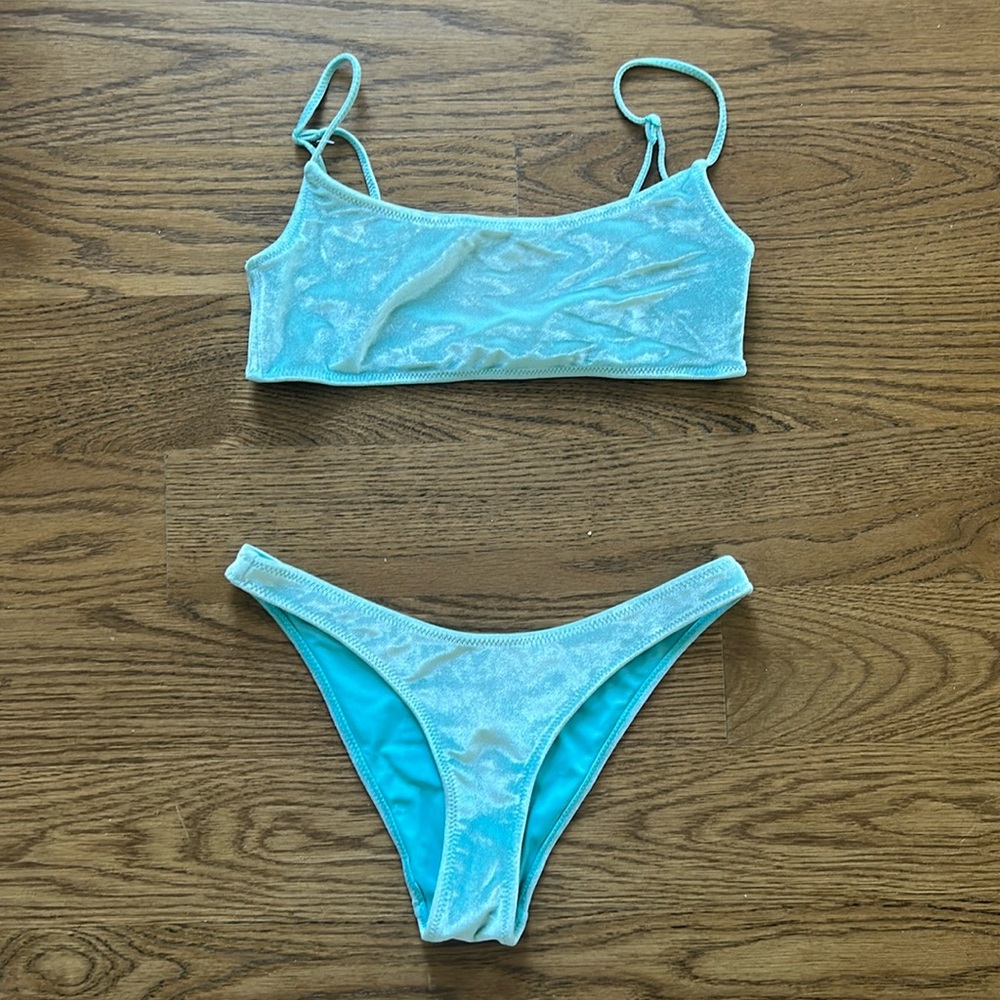 Triangl Bikini Set